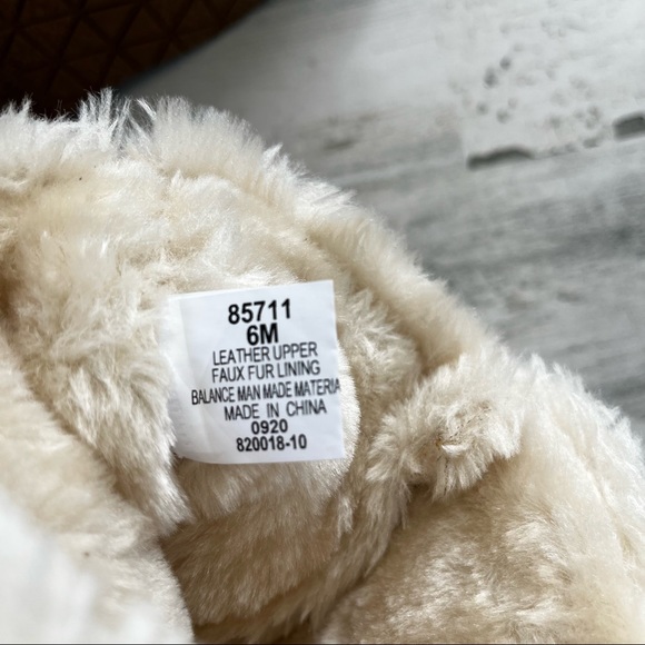 MINNETONKA Brown Suede Boots Size 6 - Picture 10 of 11